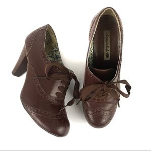 American Eagle Oxford Brown Lace Up Booties